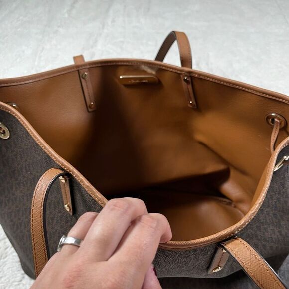 Michael Kors Monogram 3 Piece Jet Set Brown Tote Wristlet Reversible Shoulder Ba - Picture 12 of 16